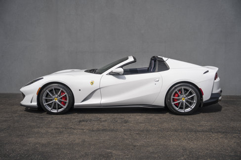 Used 2022 Ferrari 812 GTS image 2