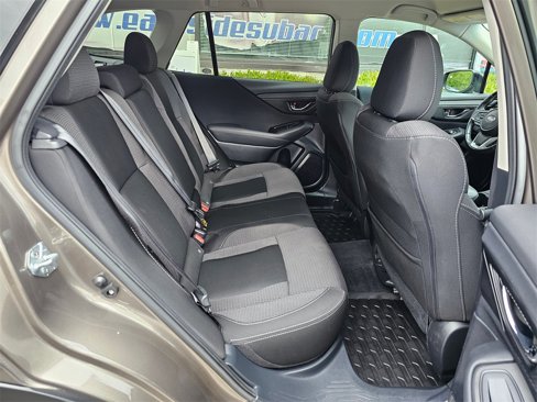 Used 2022 Subaru Outback Premium image 13
