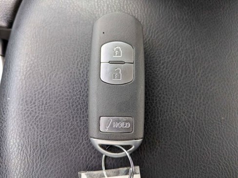 Used 2018 MAZDA MAZDA3 Sport image 27