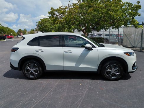 Used 2023 Honda HR-V EX-L image 3