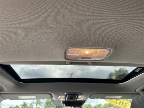 Certified 2025 Hyundai Elantra SEL image 14
