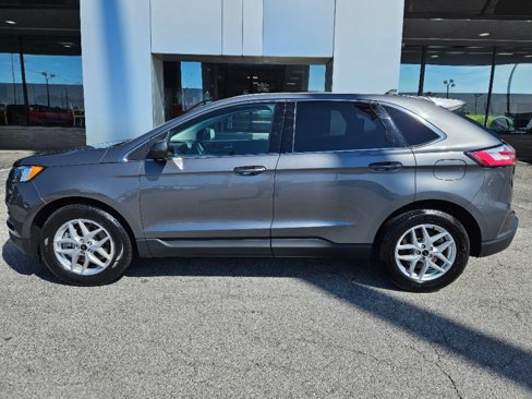 Used 2023 Ford Edge SEL image 3