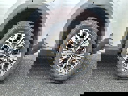 Used 2021 Nissan Rogue SV image 21