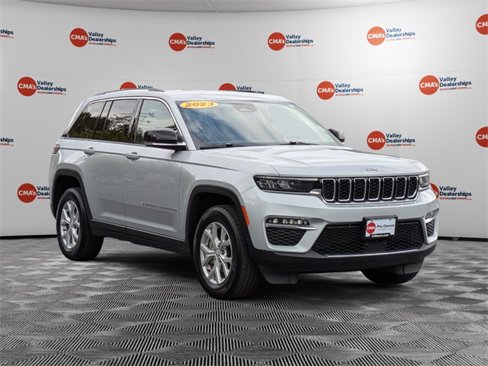 Certified 2023 Jeep Grand Cherokee Limited image 3