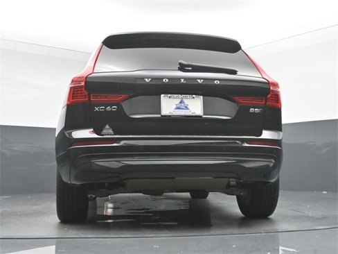Used 2022 Volvo XC60 B5 Momentum w/ Climate Package image 39