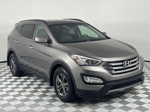 Used 2013 Hyundai Santa Fe AWD image 3