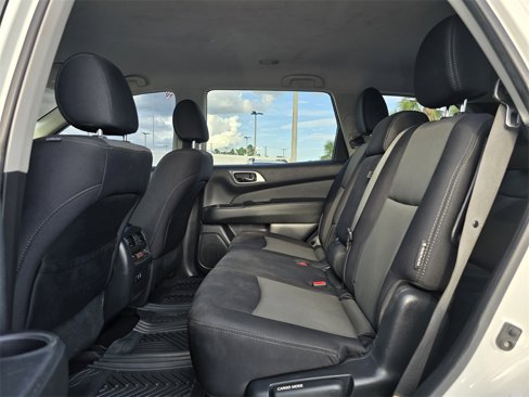 Used 2019 Nissan Pathfinder S image 18