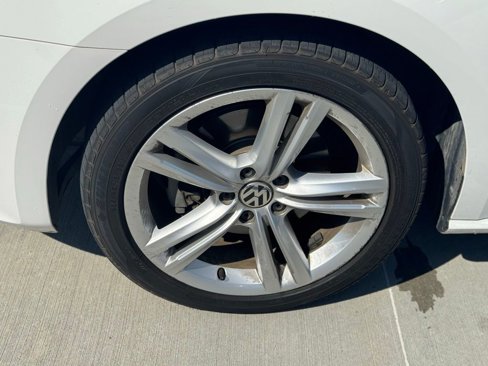 Used 2015 Volkswagen Passat 1.8T SE image 15