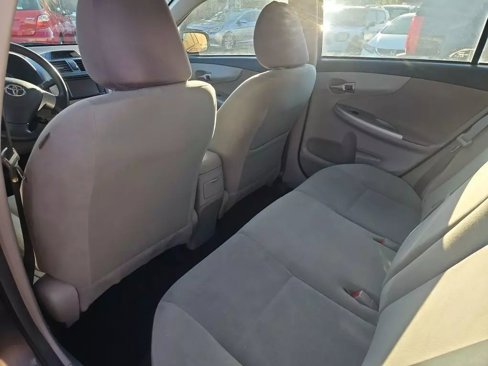 Used 2013 Toyota Corolla LE Special Edition image 29
