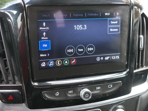 Used 2022 Chevrolet Traverse LT w/ LT Premium Package image 11