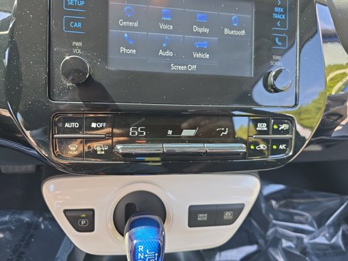 Used 2017 Toyota Prius Two image 22