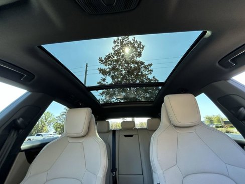 New 2025 Porsche Macan Electric image 26