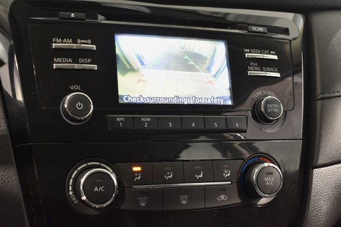 Used 2017 Nissan Rogue S image 24