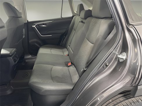 Used 2022 Toyota RAV4 XLE image 4