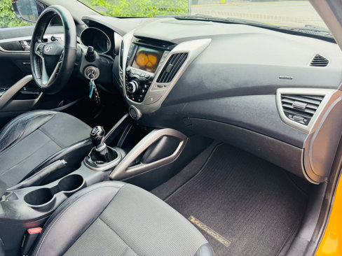 Used 2013 Hyundai Veloster image 20