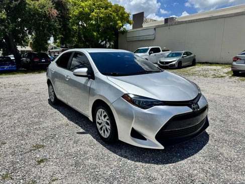 Used 2019 Toyota Corolla LE image 3