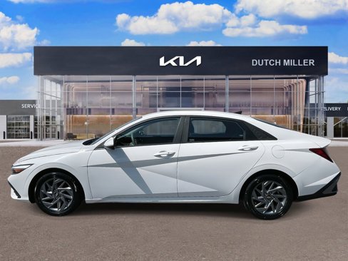 Used 2024 Hyundai Elantra SEL image 4