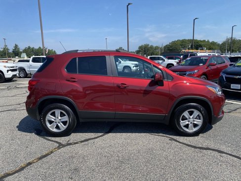 Used 2022 Chevrolet Trax LT w/ LT Convenience Package image 8