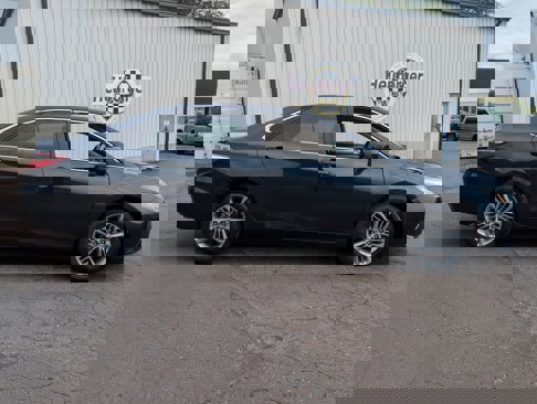 Used 2016 Toyota Camry SE image 8