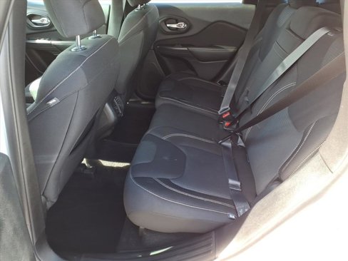 Used 2015 Jeep Cherokee Latitude image 6