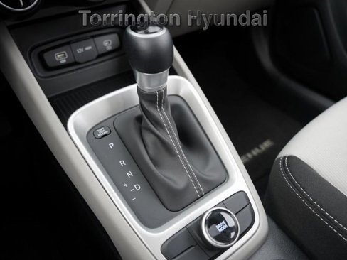 Certified 2024 Hyundai Venue SEL image 16