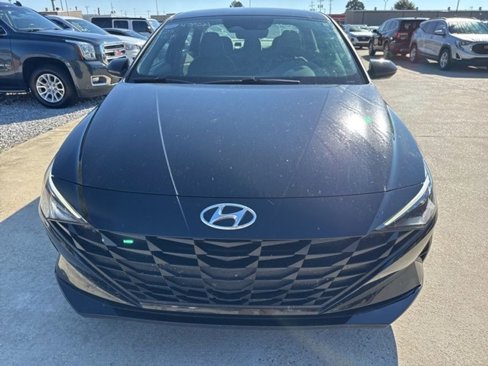 Used 2023 Hyundai Elantra SEL image 2