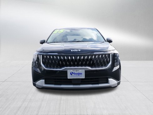 Used 2025 Kia Carnival image 8