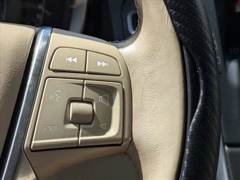 Used 2015 Volvo XC60 T5 Platinum image 12