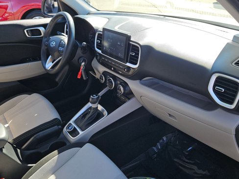 Used 2022 Hyundai Venue SEL image 23