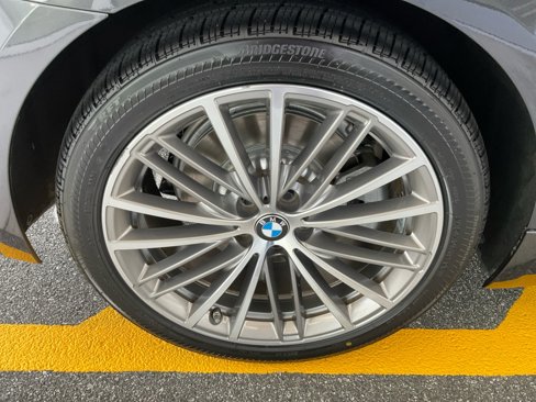 Used 2019 BMW 530i w/ Luxury Package image 23