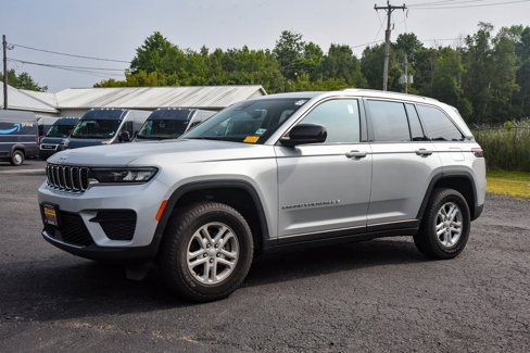 Certified 2023 Jeep Grand Cherokee Laredo w/ Luxury Tech Group I image 7