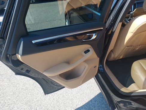 Used 2017 Porsche Macan S image 19