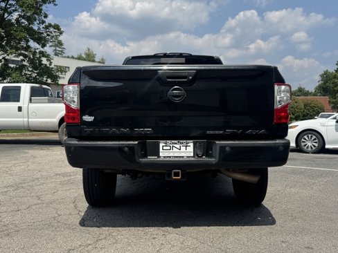 Used 2019 Nissan Titan SV w/ SV Convenience Package image 11