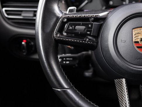 Certified 2022 Porsche Macan image 15
