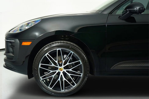 Used 2022 Porsche Macan image 19