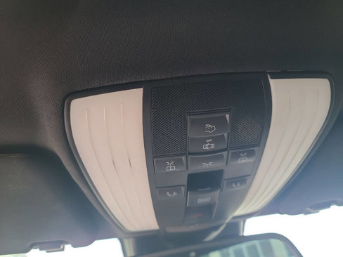 Used 2011 Mercedes-Benz E 550 Sedan image 23