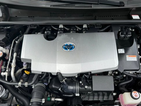 Used 2021 Toyota Prius LE image 25