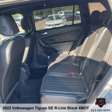 Used 2022 Volkswagen Tiguan SE R-Line image 12