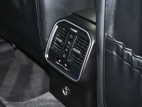 Used 2022 Porsche Macan image 47