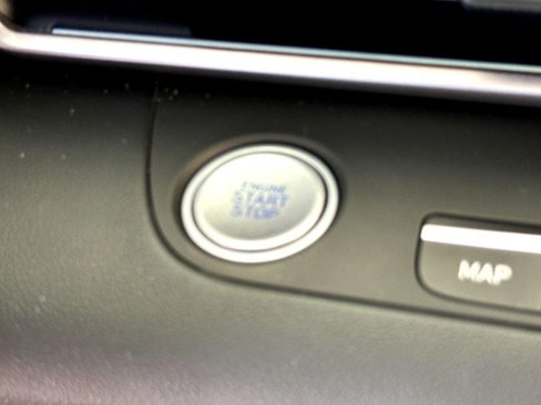 Used 2024 Hyundai Elantra SEL image 21