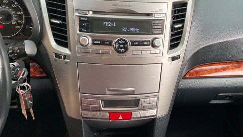 Used 2010 Subaru Outback 2.5i Limited image 16