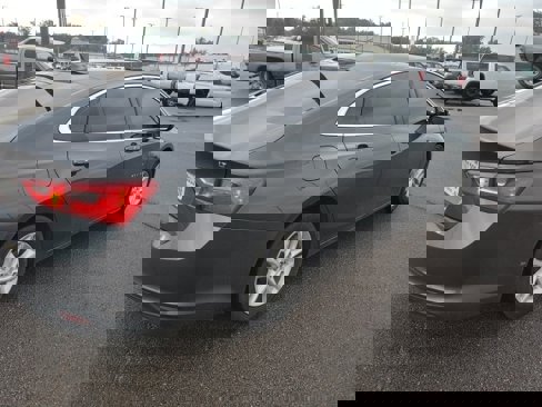 Used 2016 Chevrolet Malibu LT image 12