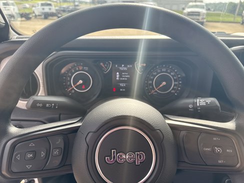 New 2025 Jeep Gladiator Sport image 13