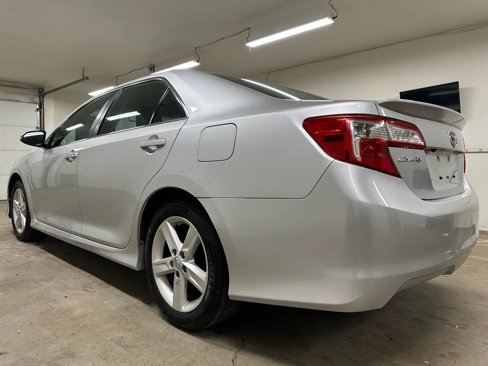 Used 2014 Toyota Camry SE image 10