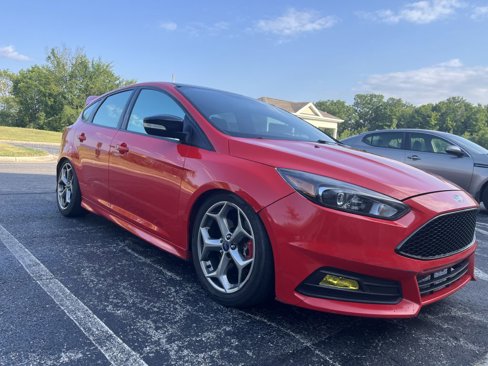 Used 2016 Ford Focus ST w/ Equipment Group 401A image 3
