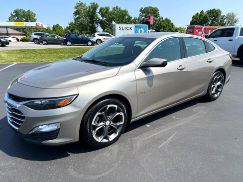 Used 2022 Chevrolet Malibu LT image 2