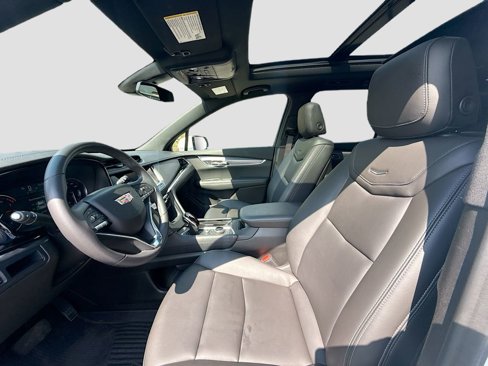 Used 2023 Cadillac XT6 Luxury w/ LPO, Floor Liner Package image 21