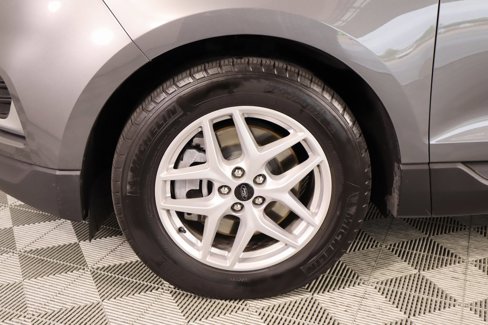 Used 2024 Ford Edge SEL image 17