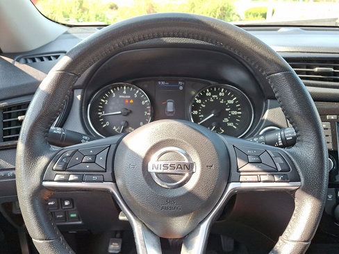 Used 2019 Nissan Rogue SV image 18