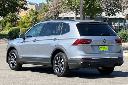 Used 2022 Volkswagen Tiguan S image 3